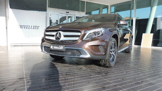 mercedes-classe-gla-200-d-automatic-4matic-sport-marrone-oriente-metallizzato.jpg