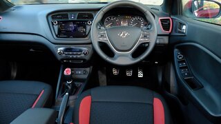 i20-active-interior-01_1800x1800.jpg