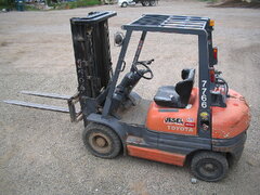 1200px-Toyota_forklift.jpg