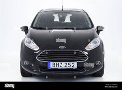 ford-fiesta-2016-auto-vista-esterna-lato-anteriore-posteriore-non-persone-all-interno-del-mono...jpg