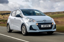 hyundai_i10_play_front_driving.jpg