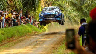 66adf0e517c90-rihans-variza-tercepat-di-ss1-dan-ss2-di-sumatera-utara-rally-2024-di-sergai_126...jpg