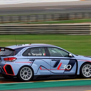 Hyundai-TCR-Team-Image2_cos-Custom.jpg